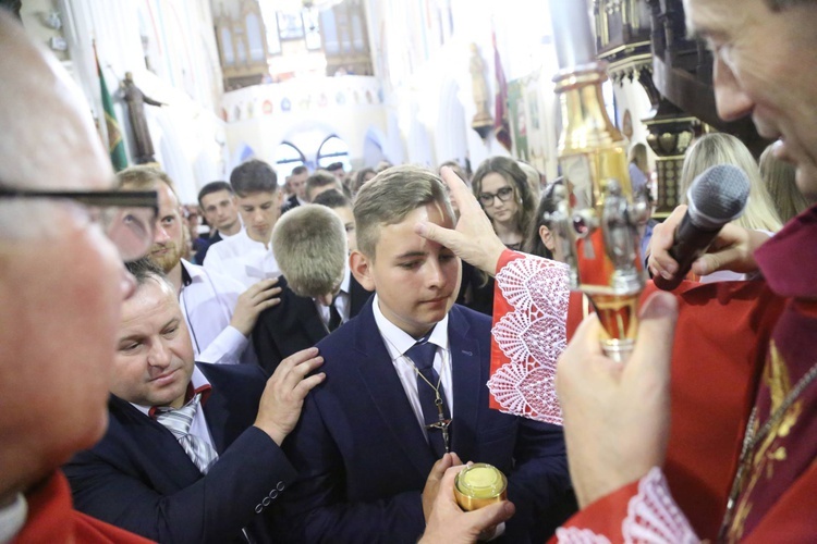 Bierzmowanie w Ciężkowicach