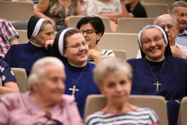 100 lat służebniczek w Brzesku - przedstawienie "Droga miłości"