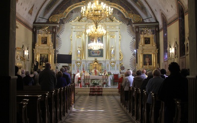 Do uszkodzenia ołtarza doszło w czasie sobotniej porannej Mszy św.