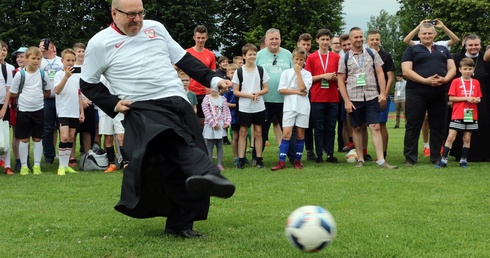 Łączy ich pasja do piłki, ale przede wszystkim ołtarz Chrystusa