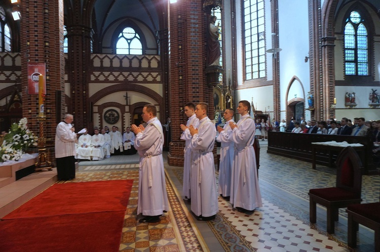 Święcenia kapłańskie w gliwickiej katedrze - cz. 1.