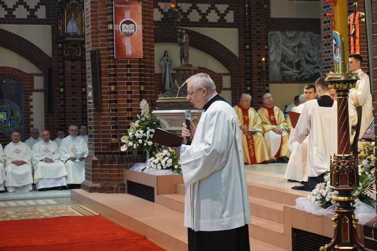 Święcenia kapłańskie w gliwickiej katedrze - cz. 1.