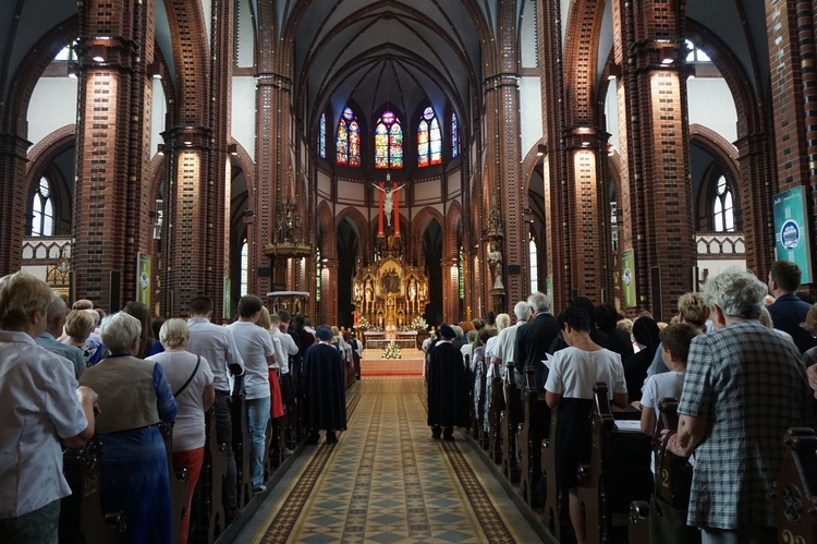 Święcenia kapłańskie w gliwickiej katedrze - cz. 1.