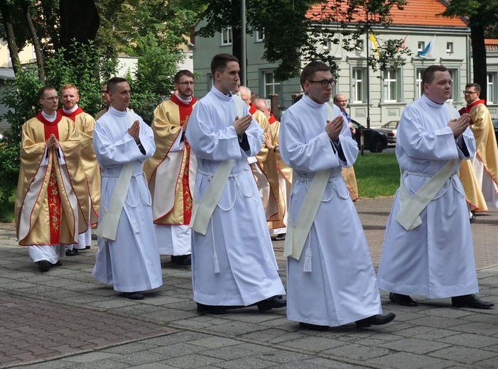 Święcenia kapłańskie w gliwickiej katedrze - cz. 1.