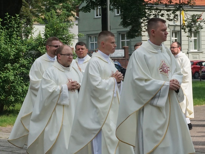 Święcenia kapłańskie w gliwickiej katedrze - cz. 1.