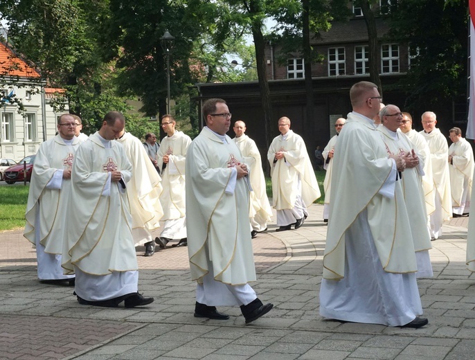 Święcenia kapłańskie w gliwickiej katedrze - cz. 1.