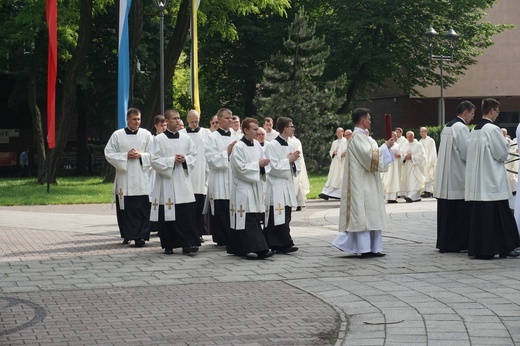 Święcenia kapłańskie w gliwickiej katedrze - cz. 1.