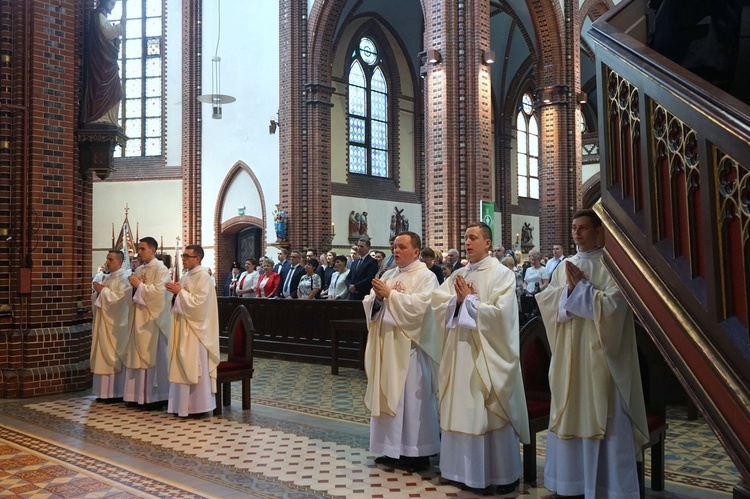 Święcenia kapłańskie w gliwickiej katedrze - cz. 2.