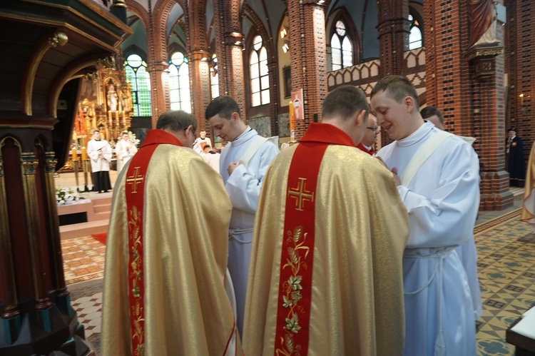 Święcenia kapłańskie w gliwickiej katedrze - cz. 2.