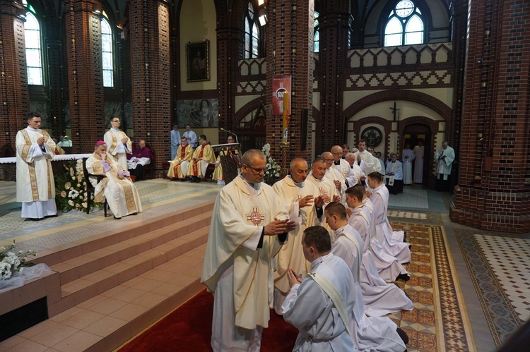 Święcenia kapłańskie w gliwickiej katedrze - cz. 2.