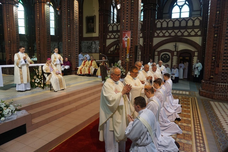 Święcenia kapłańskie w gliwickiej katedrze - cz. 2.