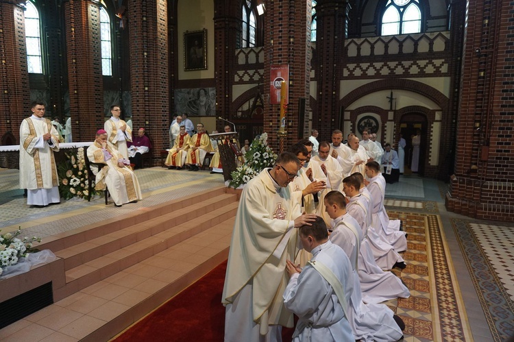 Święcenia kapłańskie w gliwickiej katedrze - cz. 2.