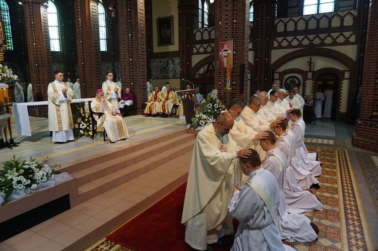 Święcenia kapłańskie w gliwickiej katedrze - cz. 2.