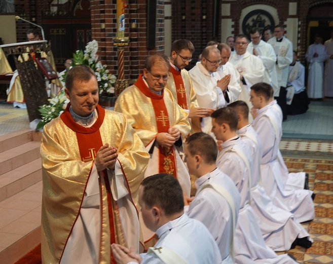 Święcenia kapłańskie w gliwickiej katedrze - cz. 2.