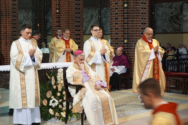 Święcenia kapłańskie w gliwickiej katedrze - cz. 2.