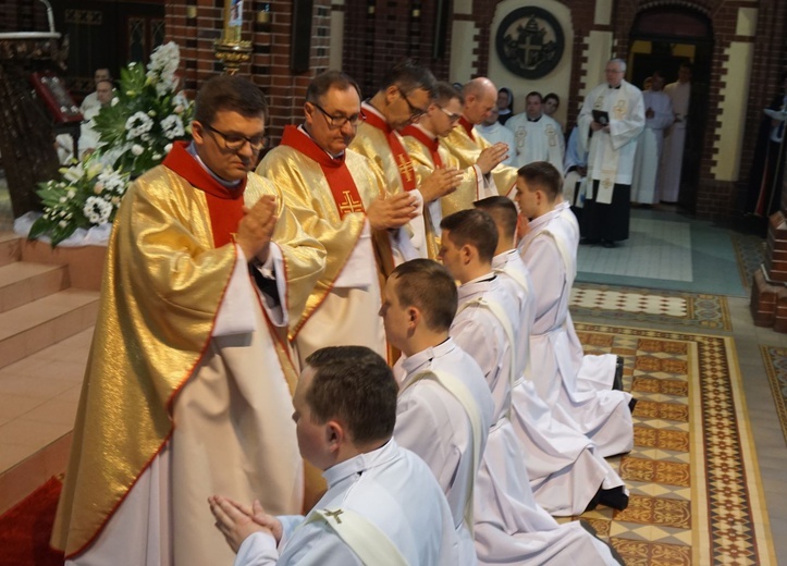 Święcenia kapłańskie w gliwickiej katedrze - cz. 2.