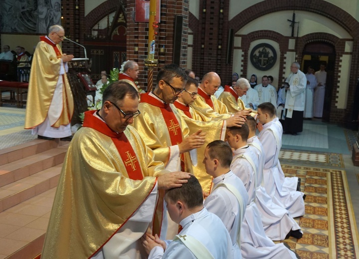 Święcenia kapłańskie w gliwickiej katedrze - cz. 2.