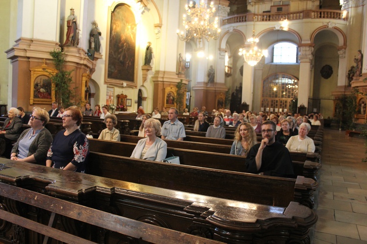 "Pięćdziesiątnica" i Akatyst ku czci Ducha Świętego