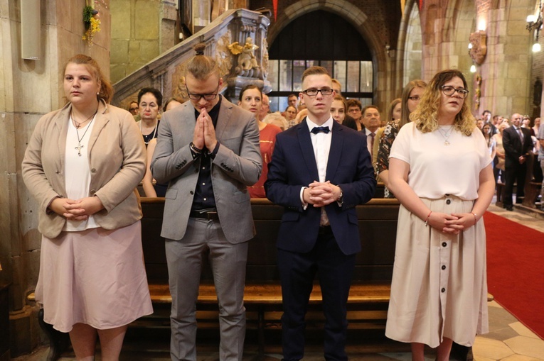 Rozesłanie misyjne wolontariuszy SWM "Młodzi Światu"