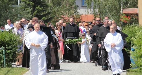 Legnickie prymicje o. Łukasza Mężyka OFMConv