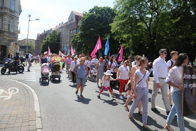 Marsz dla życia i rodziny w Katowicach 