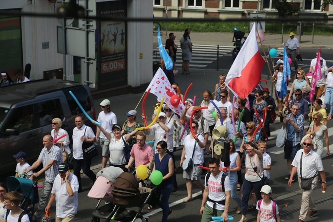 Marsz dla życia i rodziny w Katowicach 