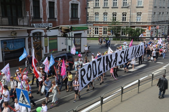 Marsz dla życia i rodziny w Katowicach 