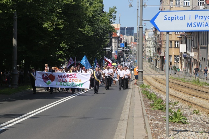 Marsz dla życia i rodziny w Katowicach 