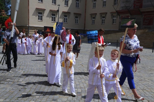 Pielgrzymka dzieci komunijnych do katedry