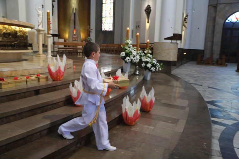 Pielgrzymka dzieci komunijnych do katedry