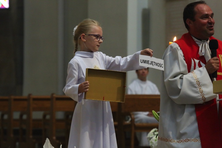 Pielgrzymka dzieci komunijnych do katedry