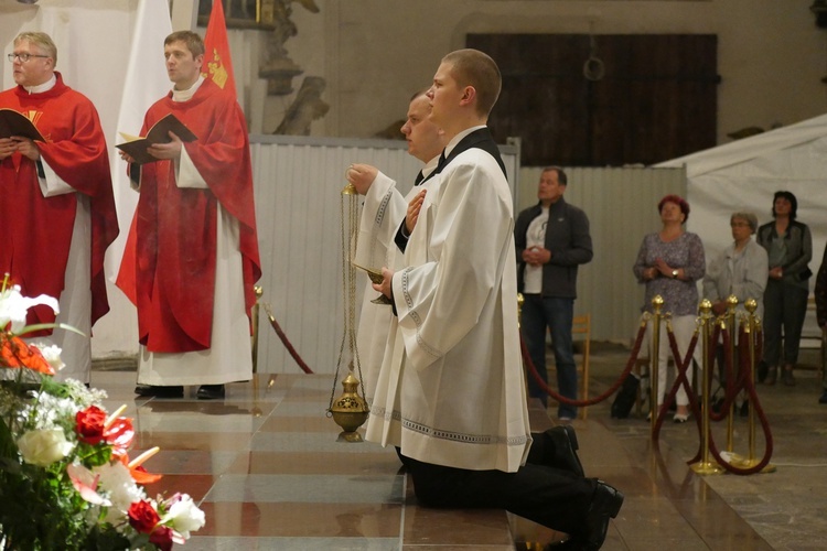 Nocna Msza św. na Zesłanie Ducha Świętego 2019