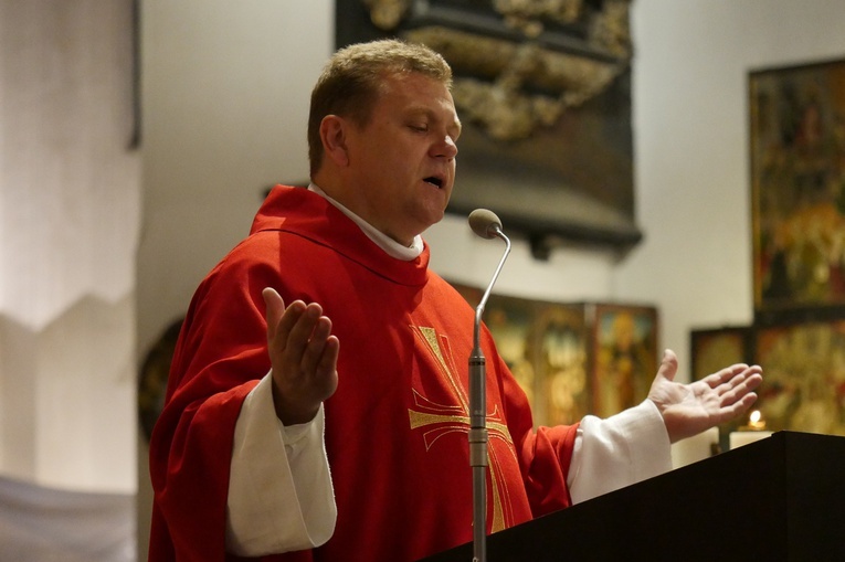 Nocna Msza św. na Zesłanie Ducha Świętego 2019