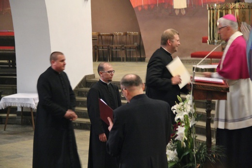 Rozdanie dekretów wikariuszowskich