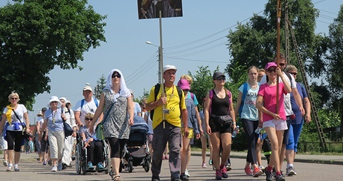 – Podczas drogi doświadczyliśmy zarówno uzdrowień fizycznych, jak i duchowych – podkreśla ks. Ławrukajtis. 