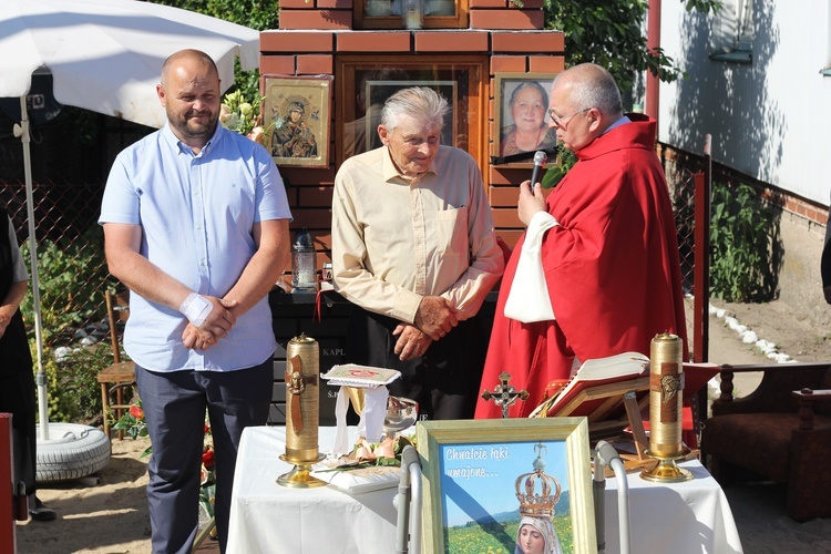 Poświęcenie kapliczki w Albinowie