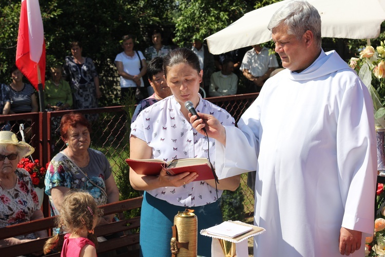 Poświęcenie kapliczki w Albinowie