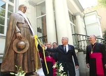 ▲	Wydarzenie zorganizowano w 100. rocznicę odnowienia stosunków dyplomatycznych między Stolicą Apostolską i Polską.