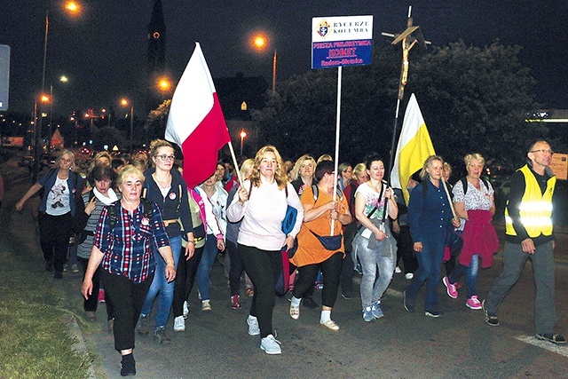 Panie nocą pokonały ponad 25 kilometrów.