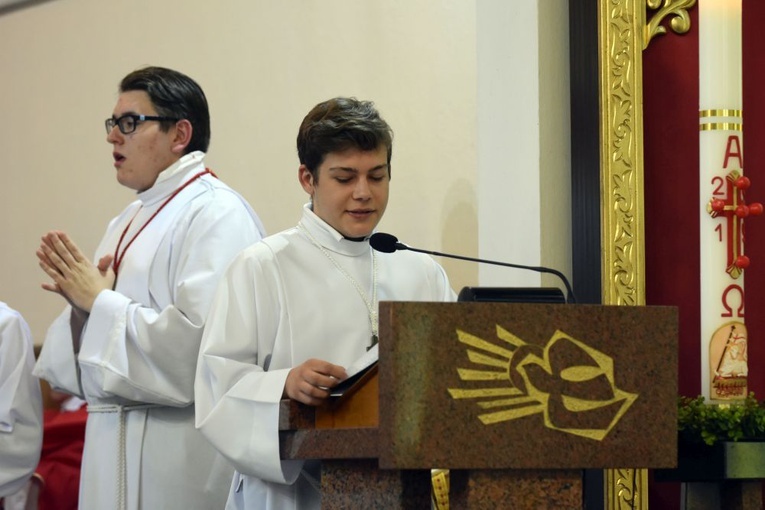 Podziękowanie za posługę proboszcza ks. Zbigniewowi Wolaninowi