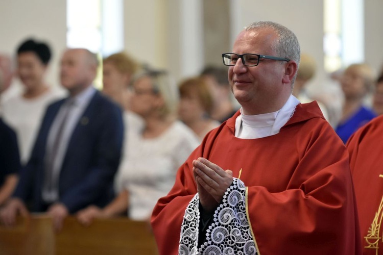 Podziękowanie za posługę proboszcza ks. Zbigniewowi Wolaninowi