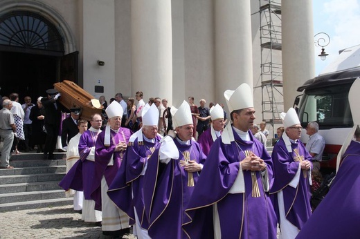 Pogrzeb abp. Bolesława Pylaka