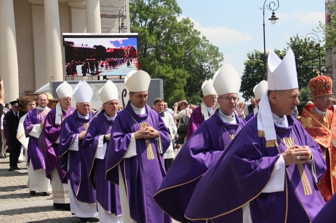 Pogrzeb abp. Bolesława Pylaka