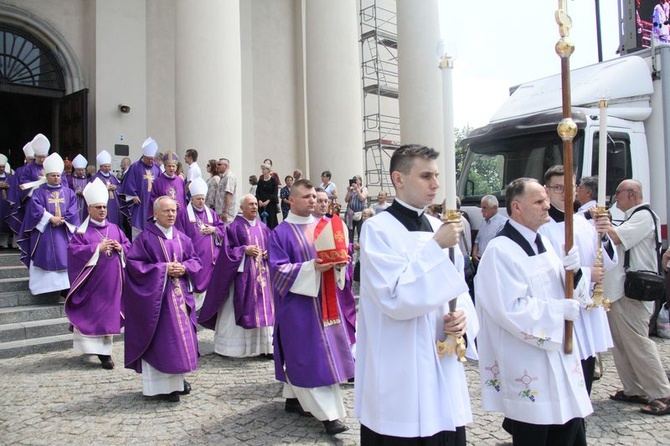 Pogrzeb abp. Bolesława Pylaka