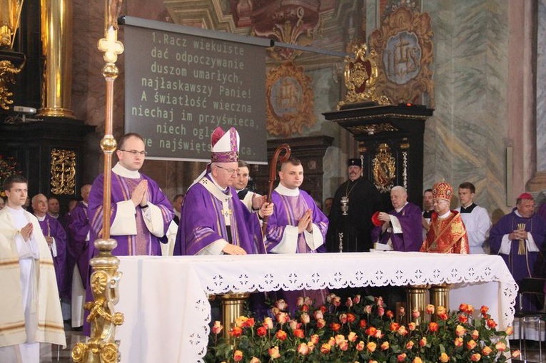 Pogrzeb abp. Bolesława Pylaka