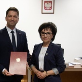 Nowy sekretarz stanu w Ministerstwie Spraw Wewnętrznych i Administracji z minister MSWiA Elżbietą Witek.