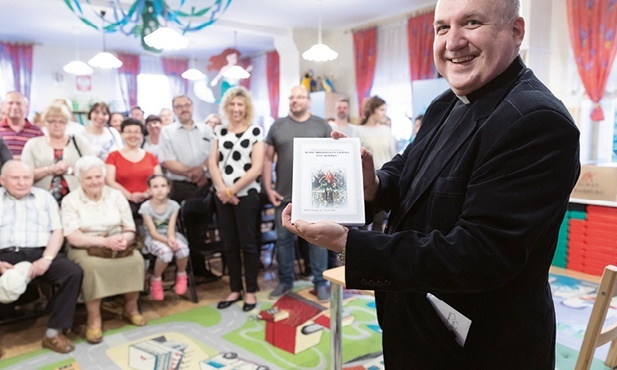 Zupa z soczewicy, potrawka z jagnięciny z ciecierzycą, kurczak duszony z figami i morelami. Takie przysmaki tylko na Kursie Biblijnym w Orzegowie. Ks. Tomasz Kusz opowiadał o Biblii od kuchni.