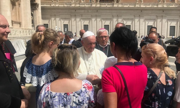Watykan. Abp Skworc oraz wdowy górnicze spotkali się z papieżem Franciszkiem