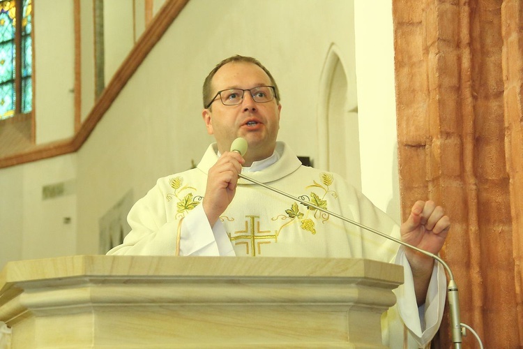 Pielgrzymka Szkolnych Kół Caritas, cz. 1 - Eucharystia