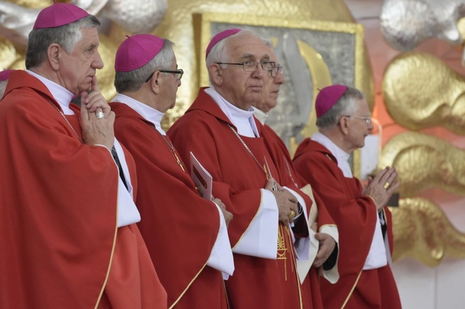 Msza się dla KEP w sanktuarium Relikwii Drzewa Krzyża Świętego w Wałbrzychu